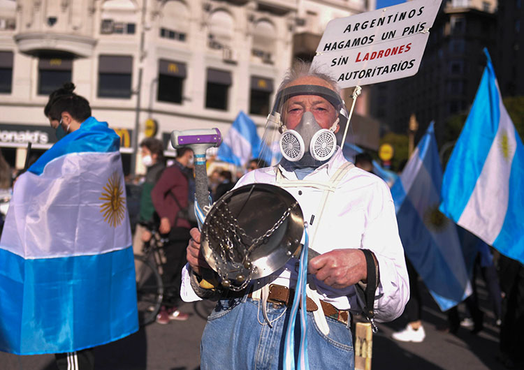 Manifestante en la marcha #17A