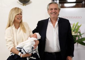 Alberto Fernández y Fabiola Yañez presentaron a su hijo en sociedad: «Es un momento de mucha felicidad»
