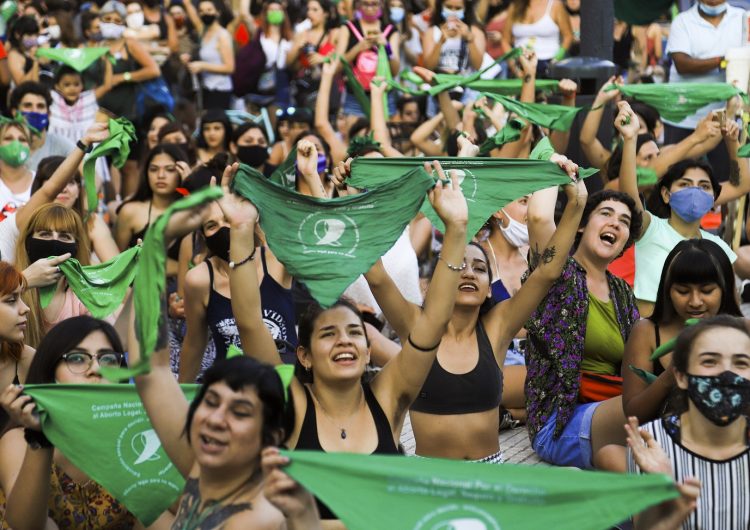 Aborto: realizarán un «pañuelazo verde» frente a la Embajada de EE.UU en Argentina